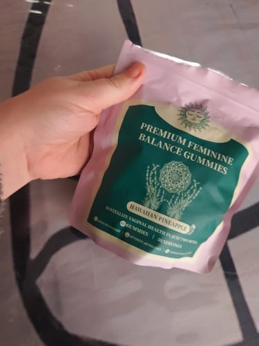 Customer photo review of Pineapple Feminine Balance Gummies