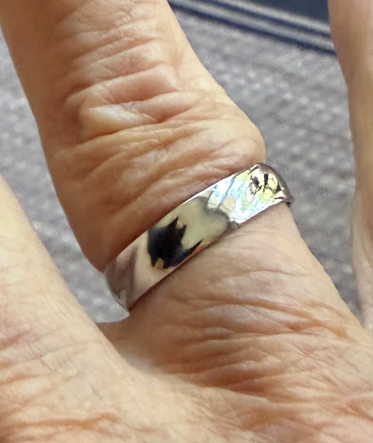 Customer photo review of Twisted Unisize Ring