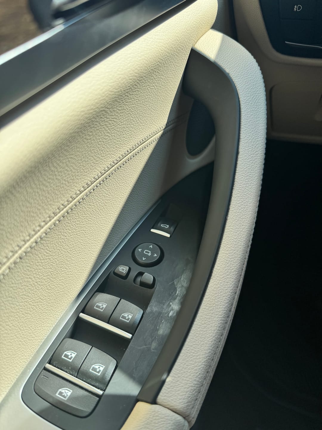 Customer photo review of SPCRSO Door Handle Covers Compatible with BMW X3 G01 X4 G02 2018–2024, 2PCS Interior Pull Handle Cover Trim Set, Left & Right Side Anti-Melt Overlay Upgrade