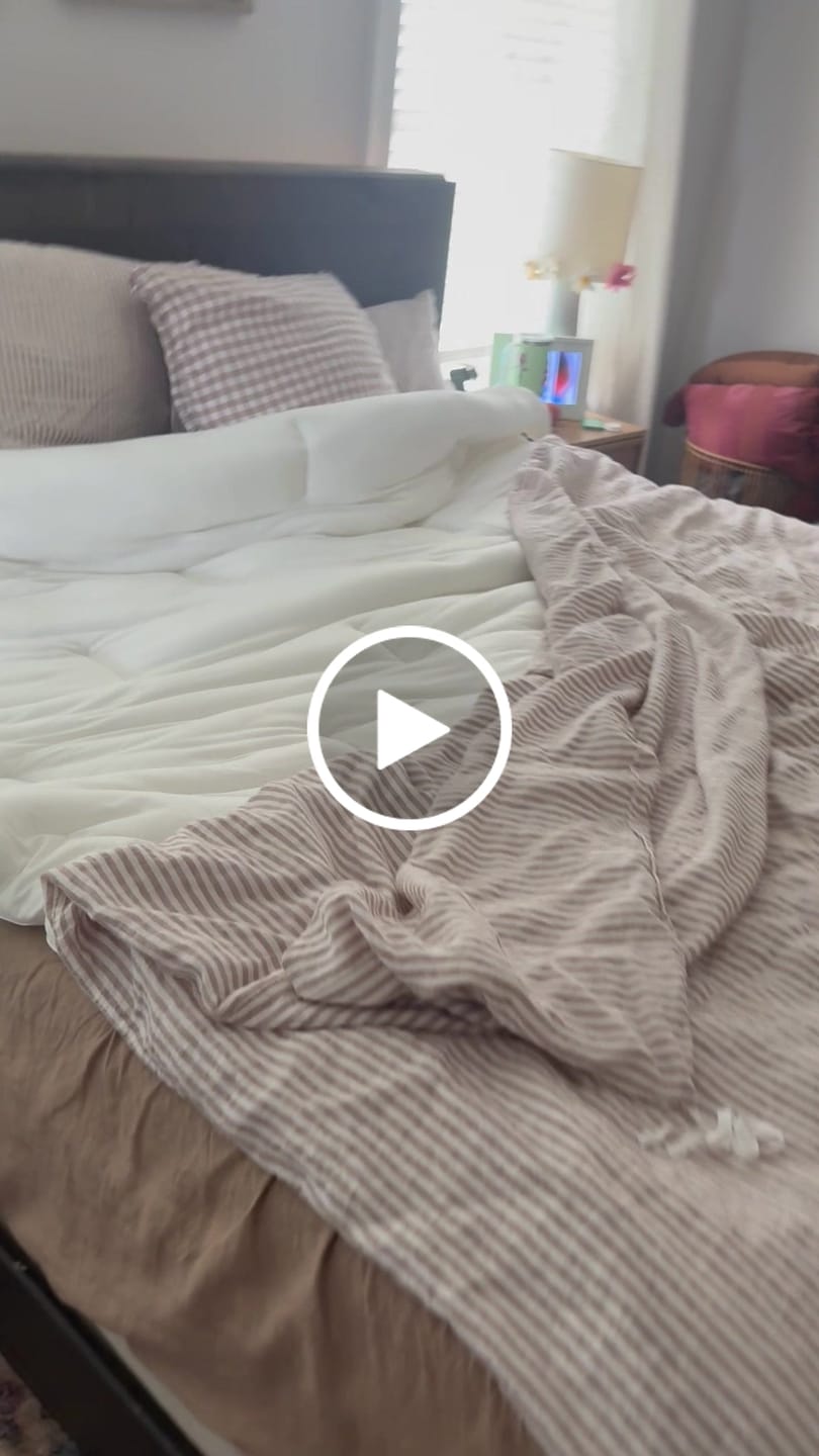 Customer video review of MarshMellow Comforter