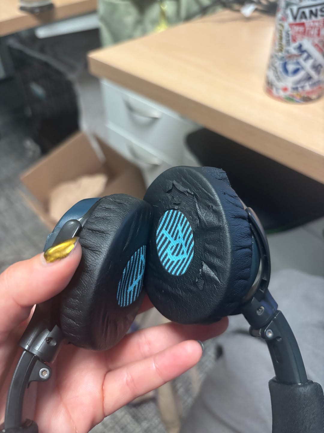 Customer photo review of Replacement Ear Pads For Bose SoundLink & SoundTrue OE2 (On-EAR)