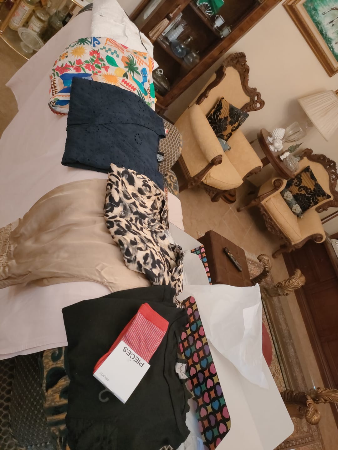 Customer photo review of MYSTERY 📦 BOX ABBIGLIAMENTO E ACCESSORI DONNA [€79]