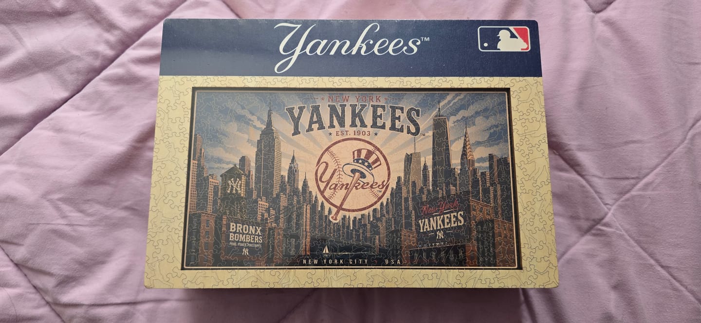 Customer photo review of New York Yankees™ Skyline - Rompecabezas de Madera