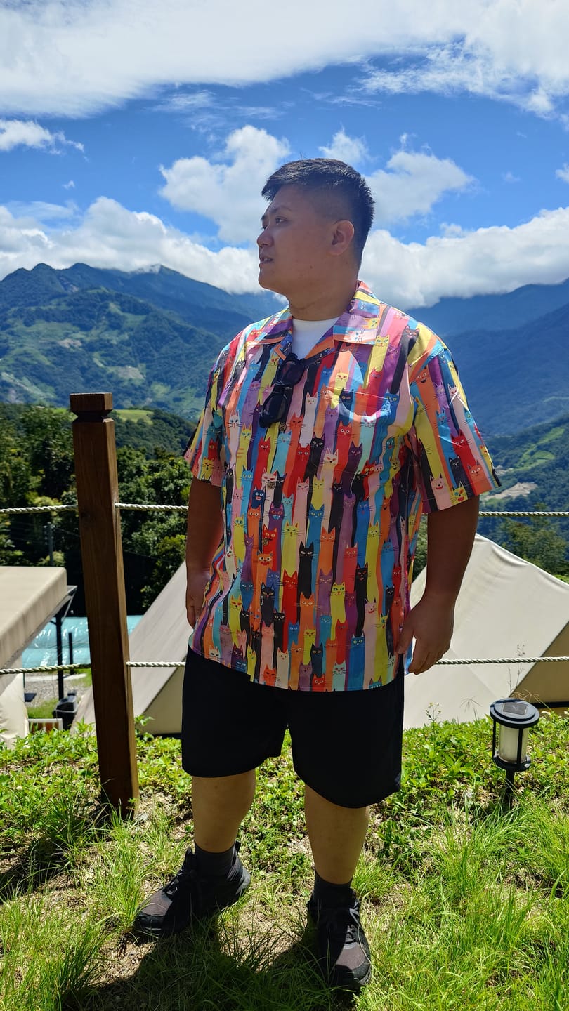 Customer photo review of 「ストレッチ・キャット」ストライプ総柄 ポップアート風アロハシャツ