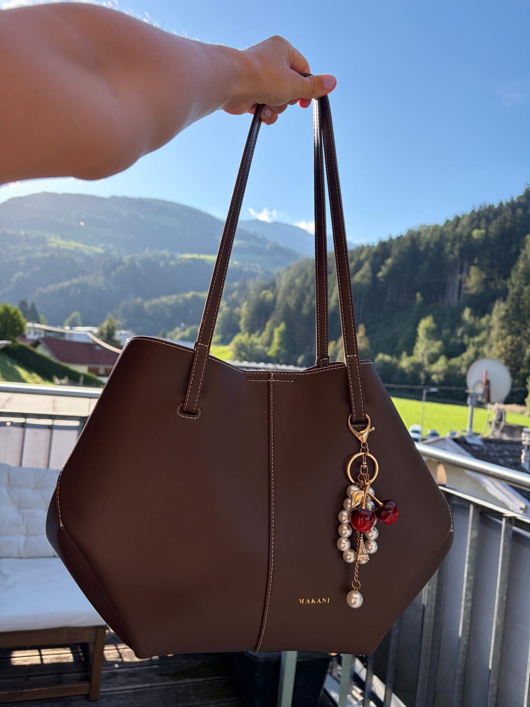 Customer photo review of EMALIA - DARK BROWN