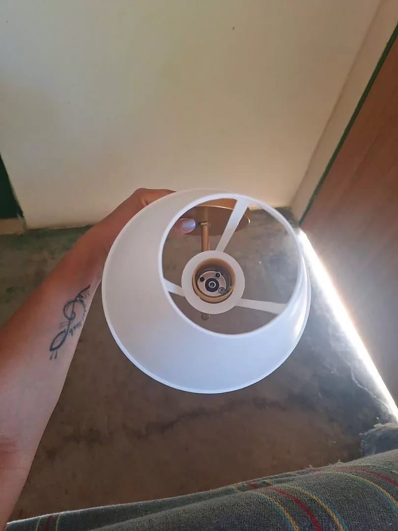 Customer photo review of Arandela Sem Fio Recarregavel Para Cabeceira