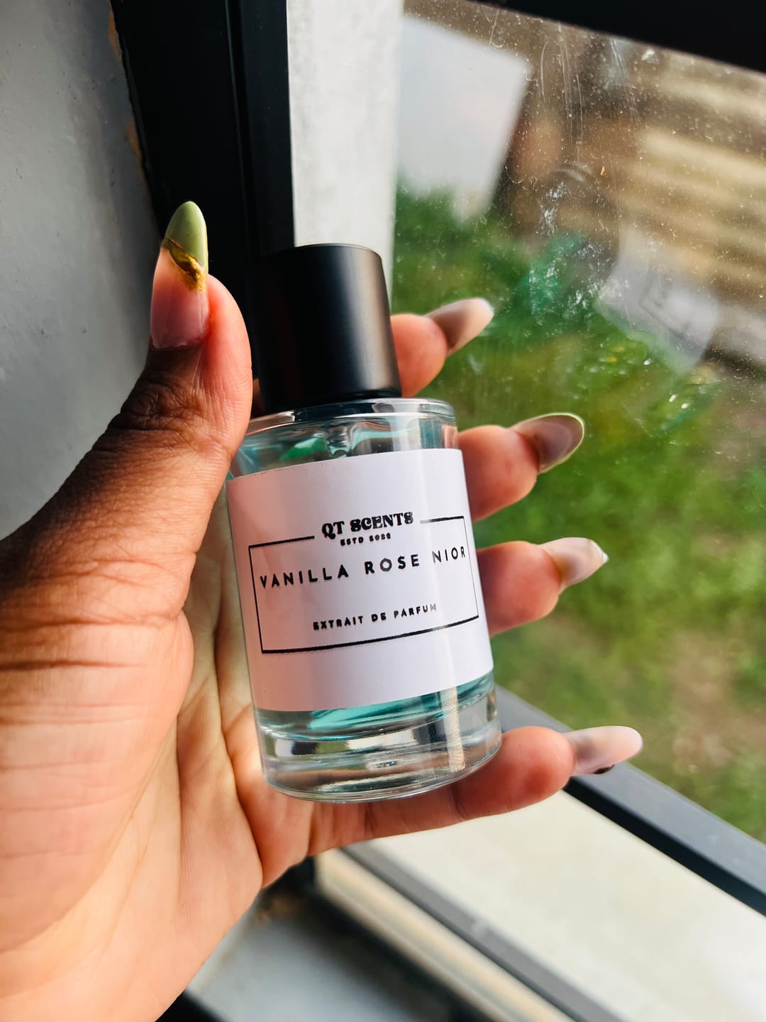 Customer photo review of Vanilla rose nior  unisex