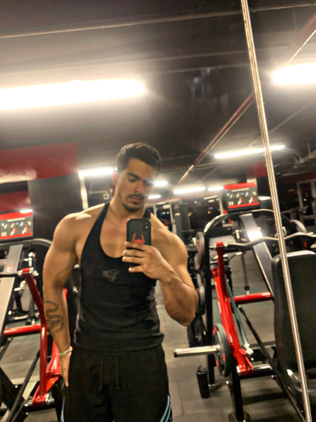 Customer photo review of 2079 - Dark Wave Joggers