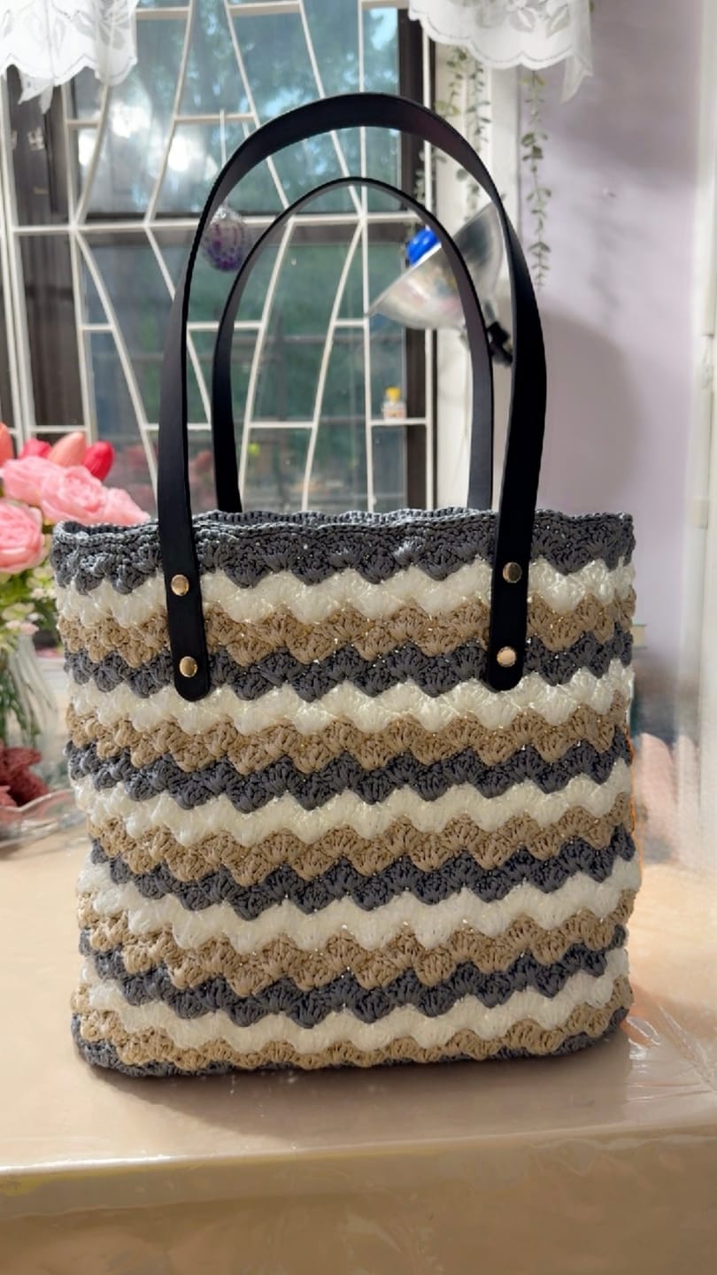 Customer photo review of Seabreaze Wave Tote Crochet Kit
