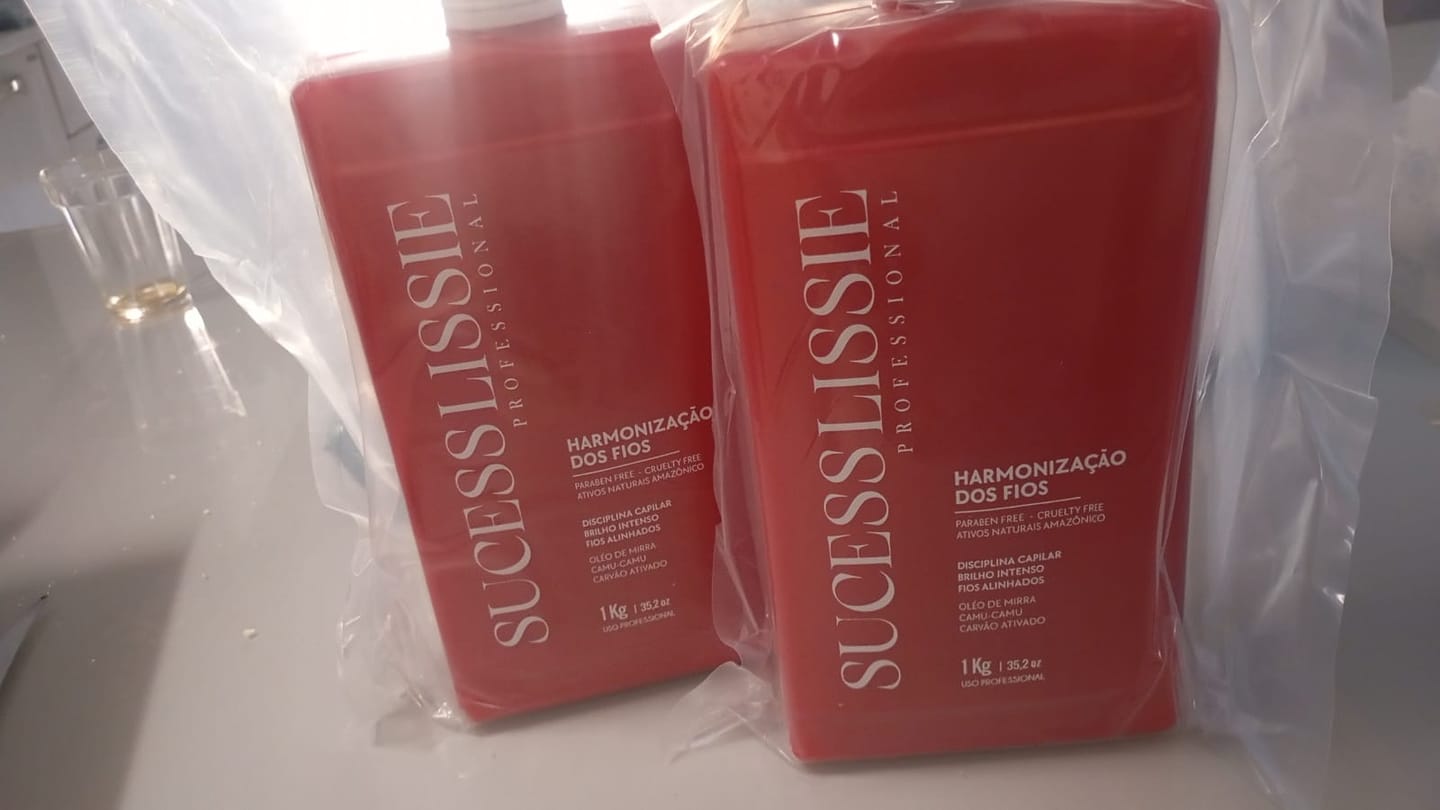 Customer photo review of Kit Completo Harmonização dos Fios  Progressiva Sem Formol + Shampoo + Máscara 3x1kg – ( Envio imediato)