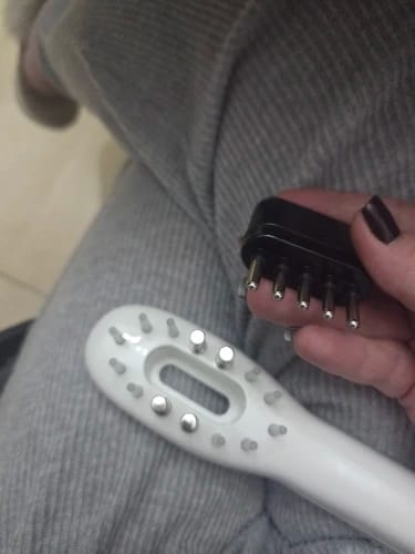 Customer photo review of Deluxe Electric Massage Comb with Oil Dispenser - Sonic Scalp Massager