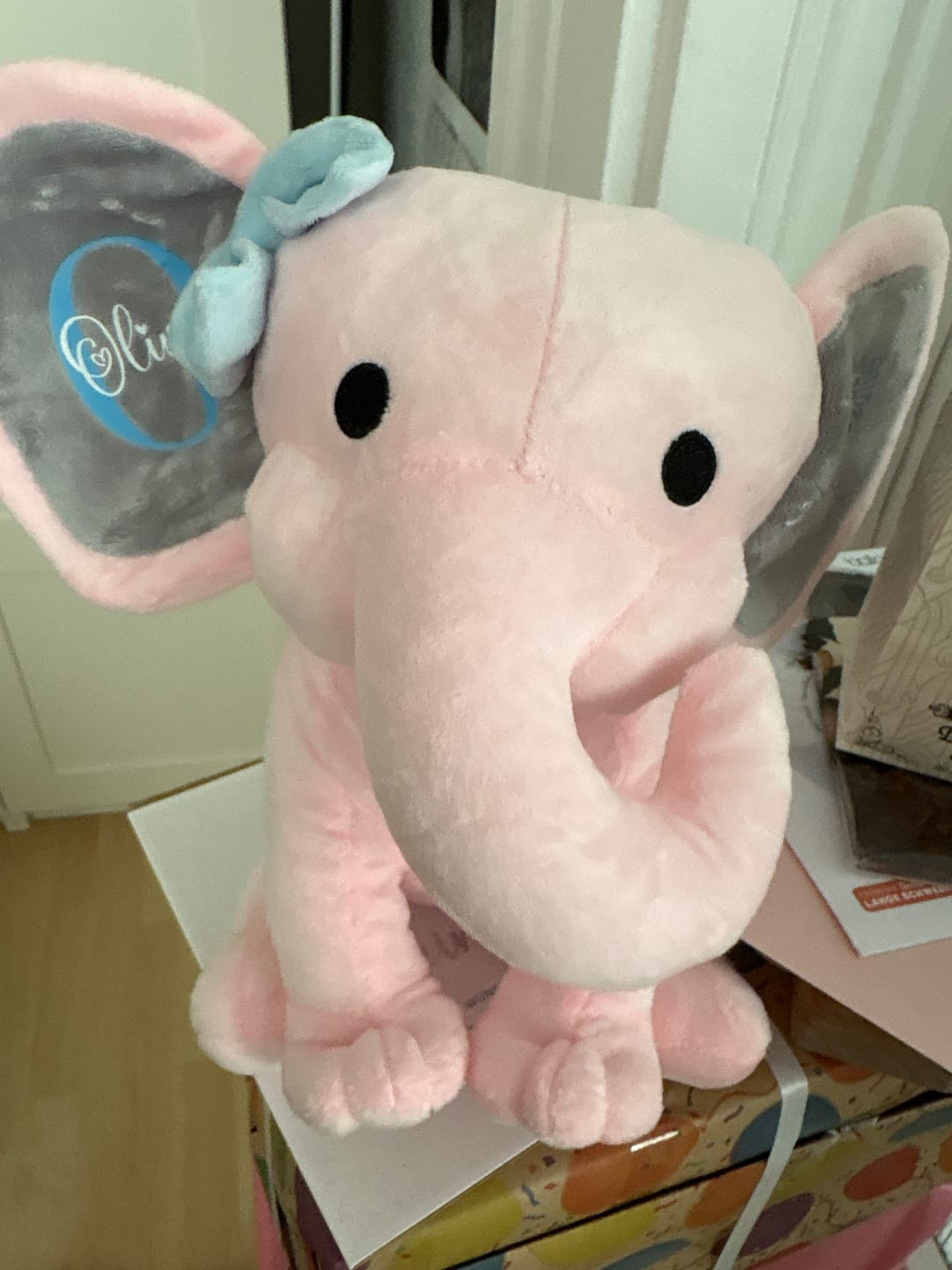 Customer photo review of Kuschel Elefant zur Taufe - Personalisertes Baby-Stofftier mit Name und Taufdatum