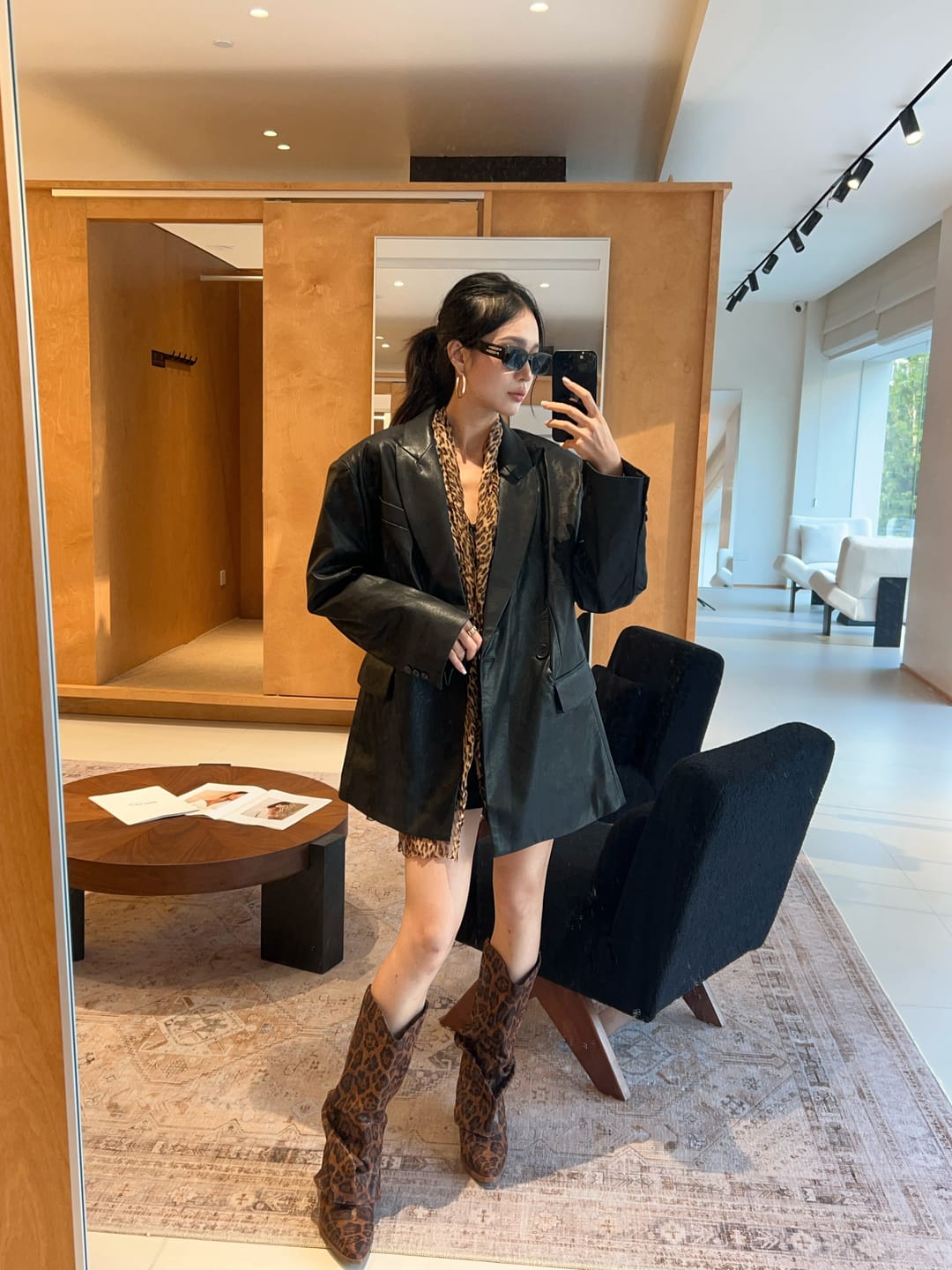 Customer photo review of 0122stepll Oversized Faux Leather Blazer