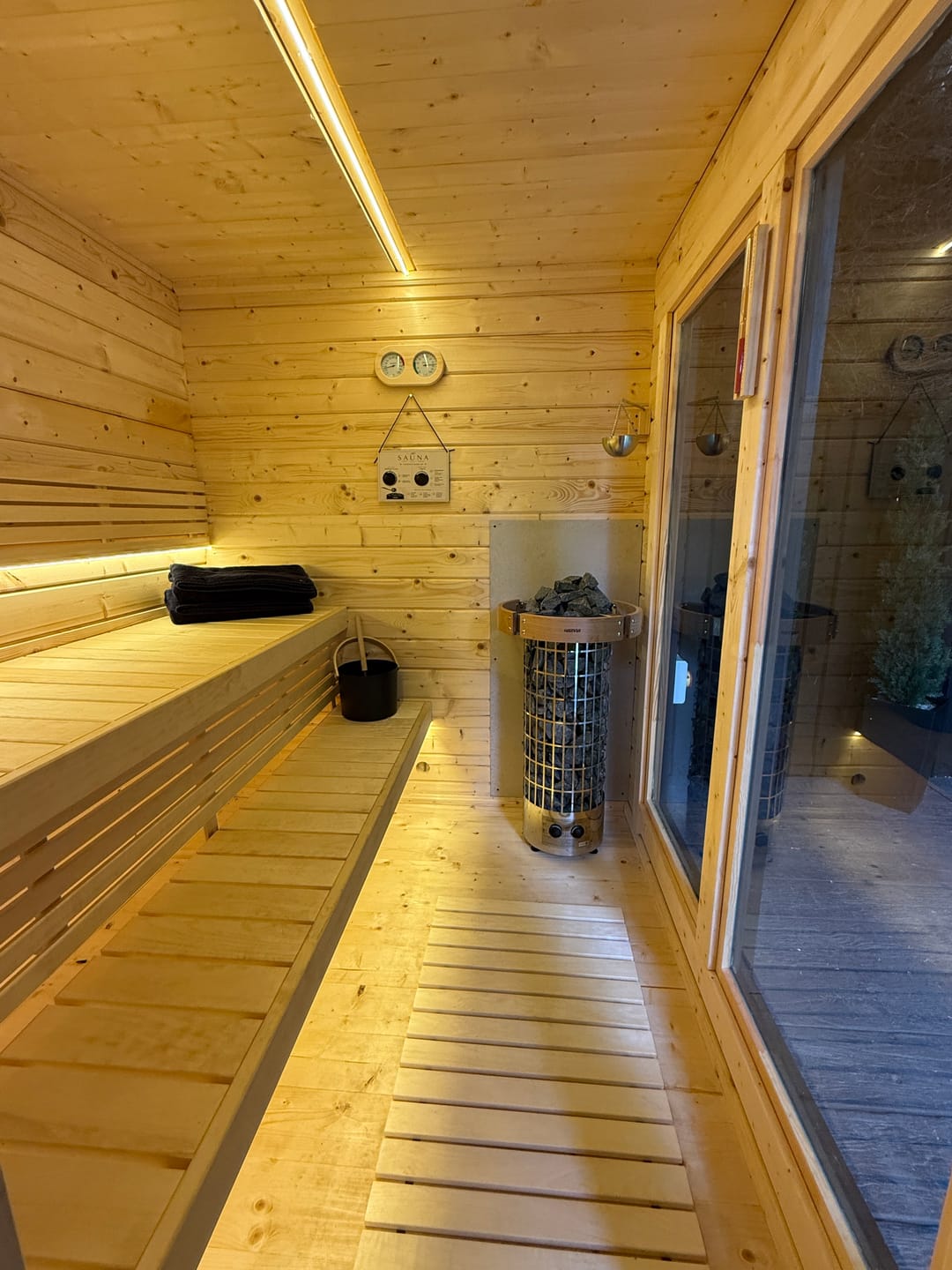 Customer photo review of KC ISLA Panoramic 70mm Garden Sauna — Terrace & Optional Outdoor Shower