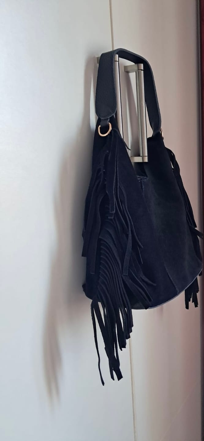 Customer photo review of Terra Püsküllü Yavrulu Süet Çanta – Lacivert