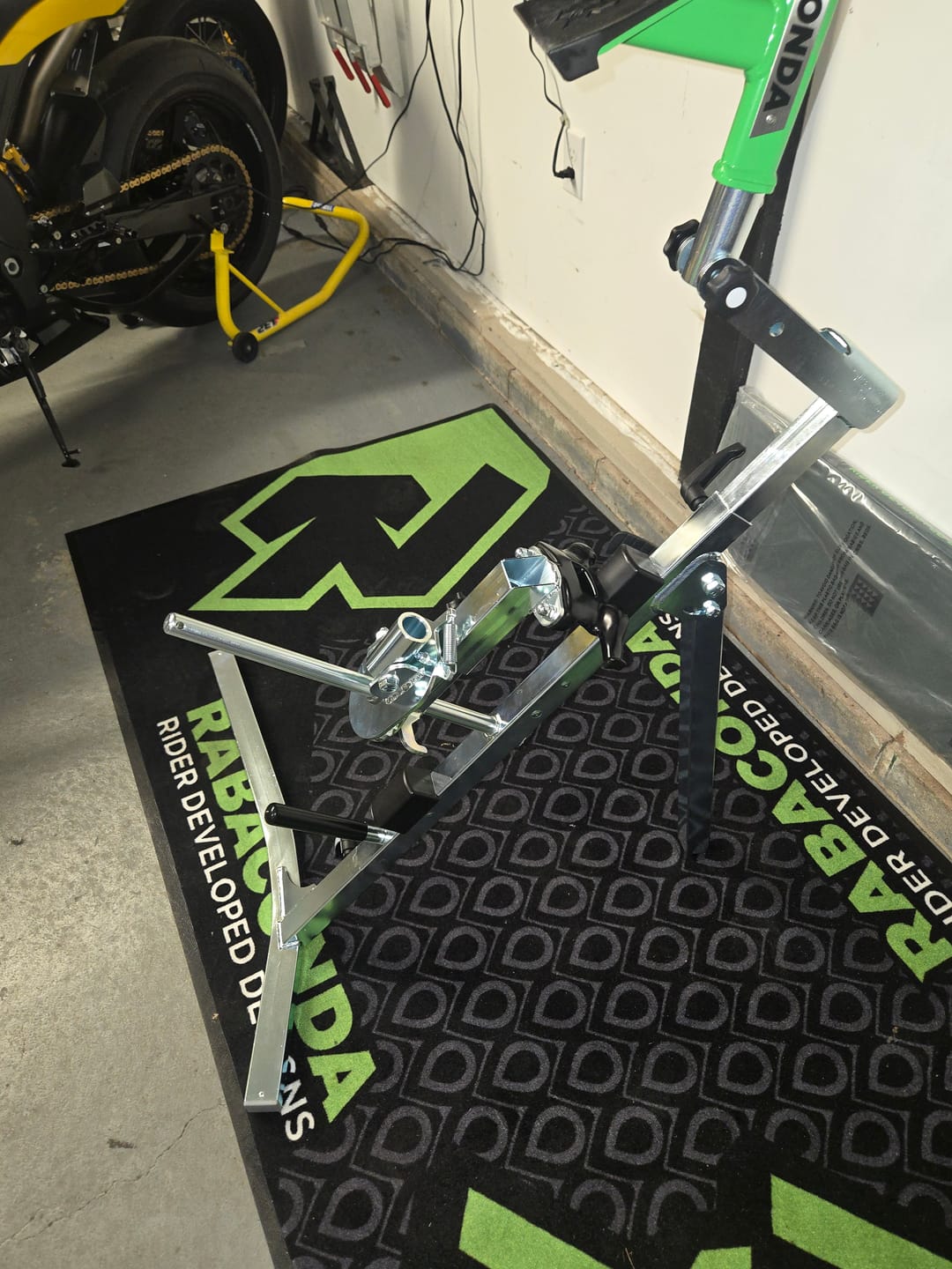 Customer photo review of Rabaconda Street Bike Tire Changer