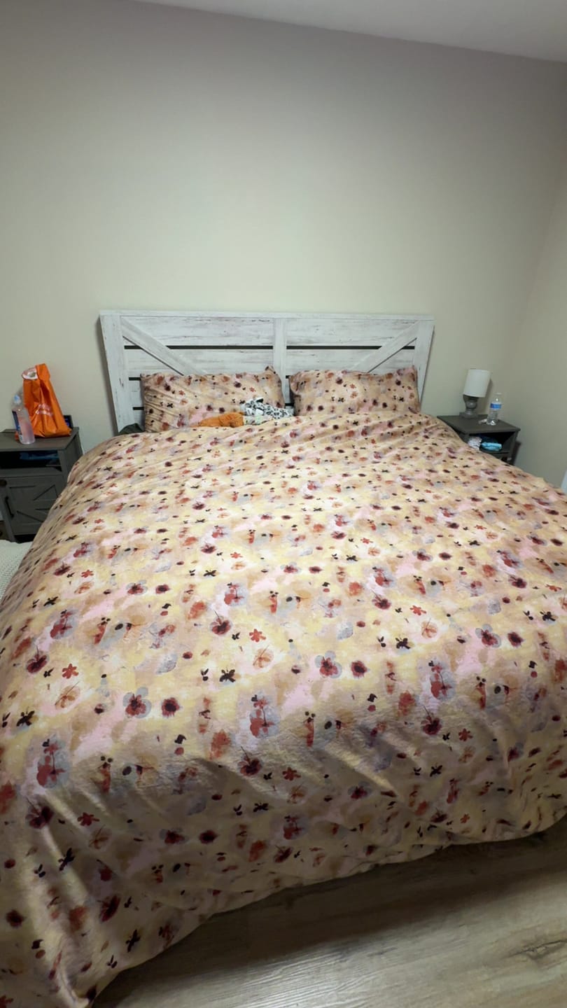 Customer photo review of MarshMellow Comforter