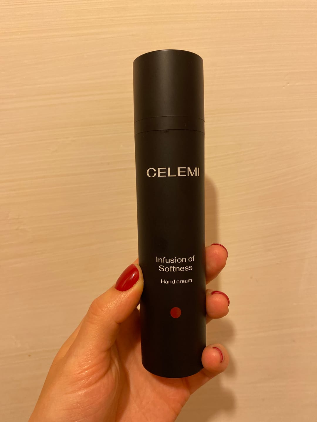 Customer photo review of Maitinantis ir greitai įsigeriantis rankų kremas 50ml
