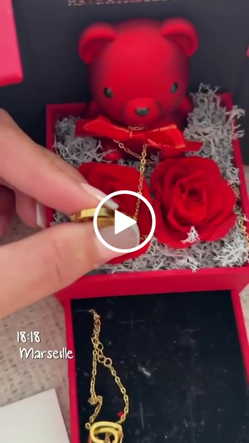 Customer video review of Eternal Mini Bear & Personalized Necklace