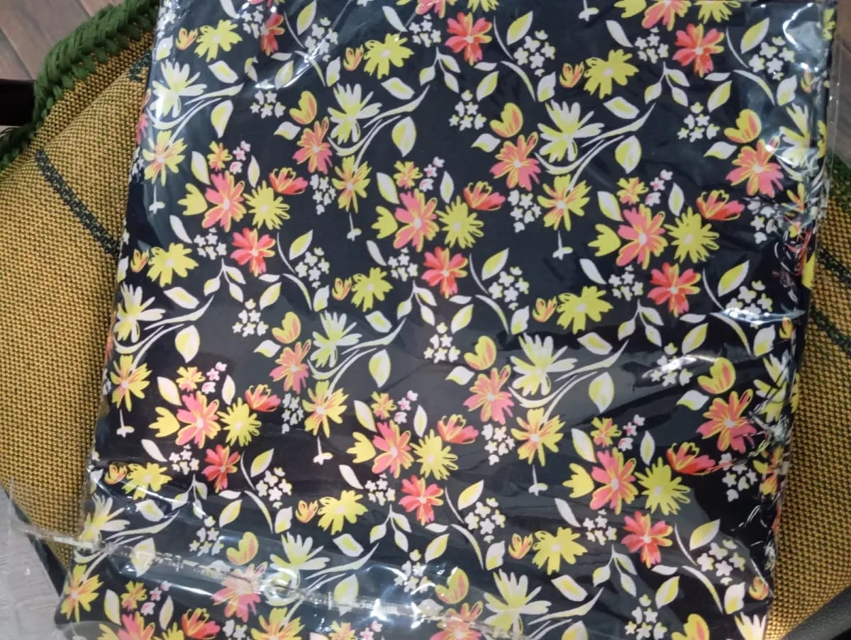 Customer photo review of Fresh Olive — Printed Lawn 2-Piece Unstitched Suit