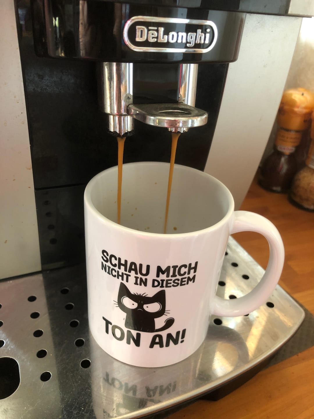 Customer photo review of Schau mich nicht in diesem Ton an - Tasse