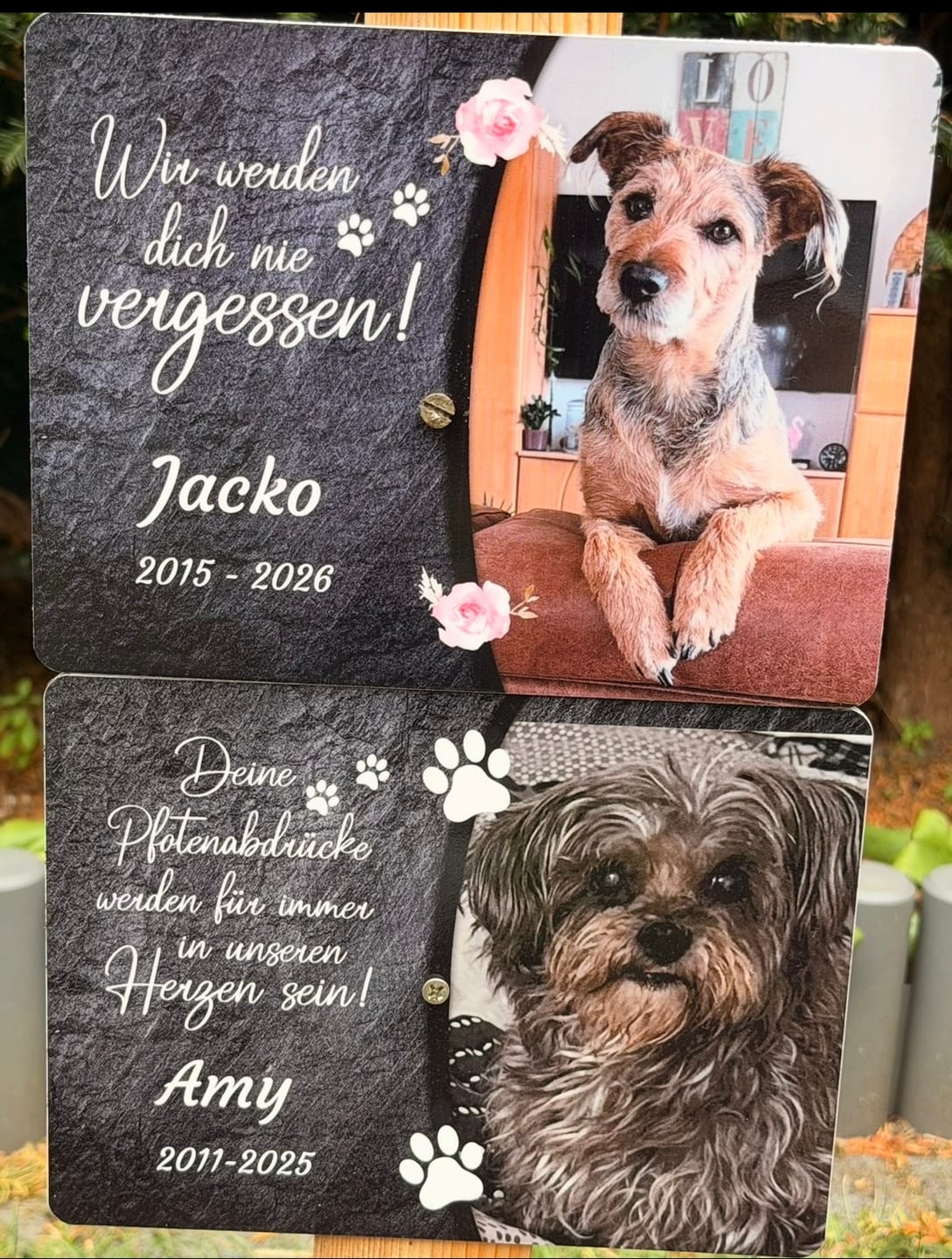 Customer photo review of Hunde Gedenktafel mit Foto & Spruch (UV- & Wetterfest)