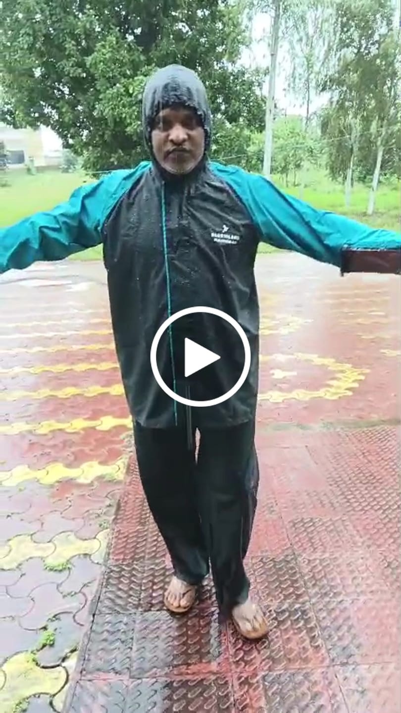 Customer video review of Black with Blue Sleeve - Rain Jacket with Pant and Mobile Pouch