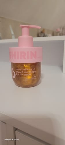 Customer photo review of Shimmering Body Oil Glazed Strawberry Butter Cream