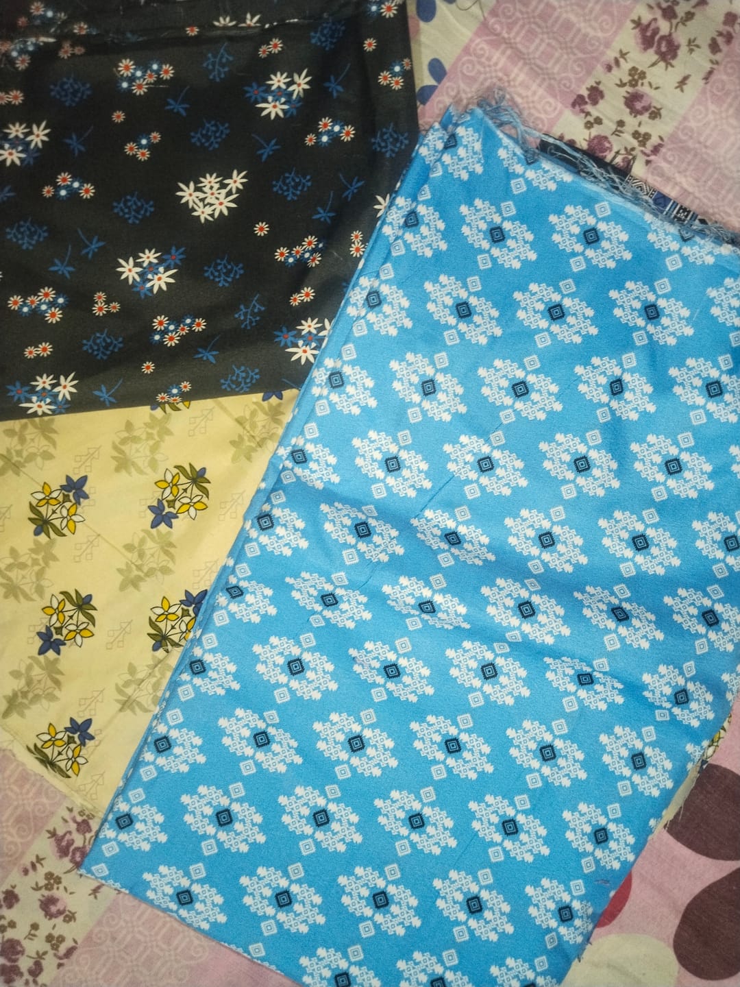 Customer photo review of Fresh Olive — Printed Lawn 2-Piece Unstitched Suit