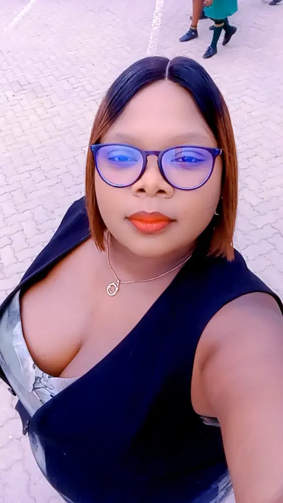 Customer photo review of Vietnamese Bob Lace Wig Straight 1B4