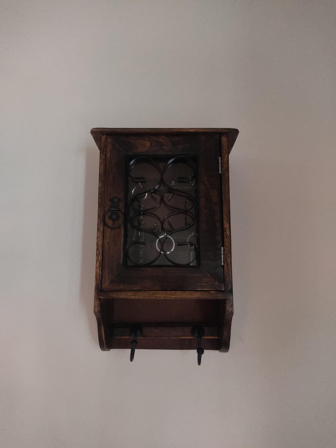 Customer photo review of Wooden Wall Hanging Key Holder
