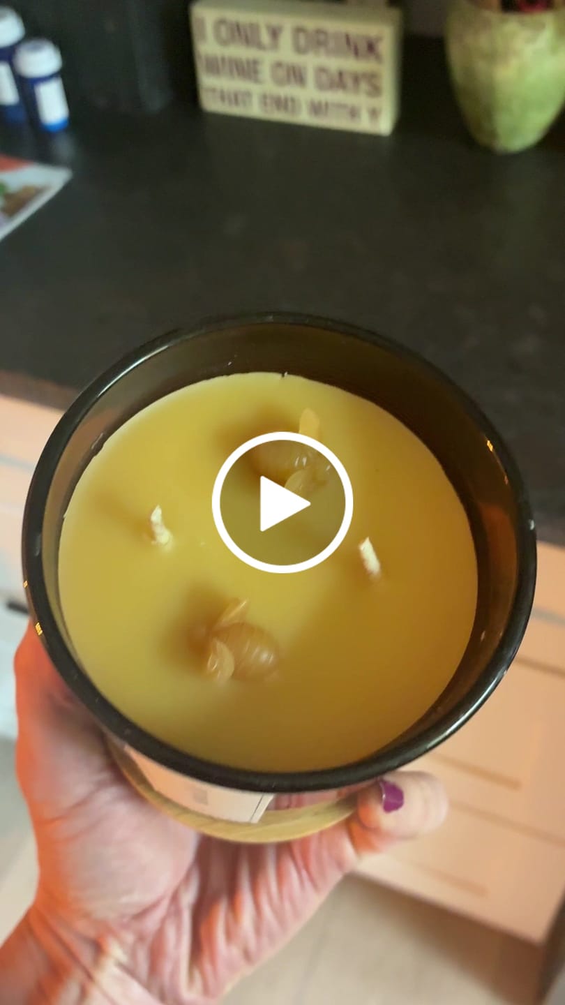 Customer video review of Pumpkin Chai Beeswax Candle