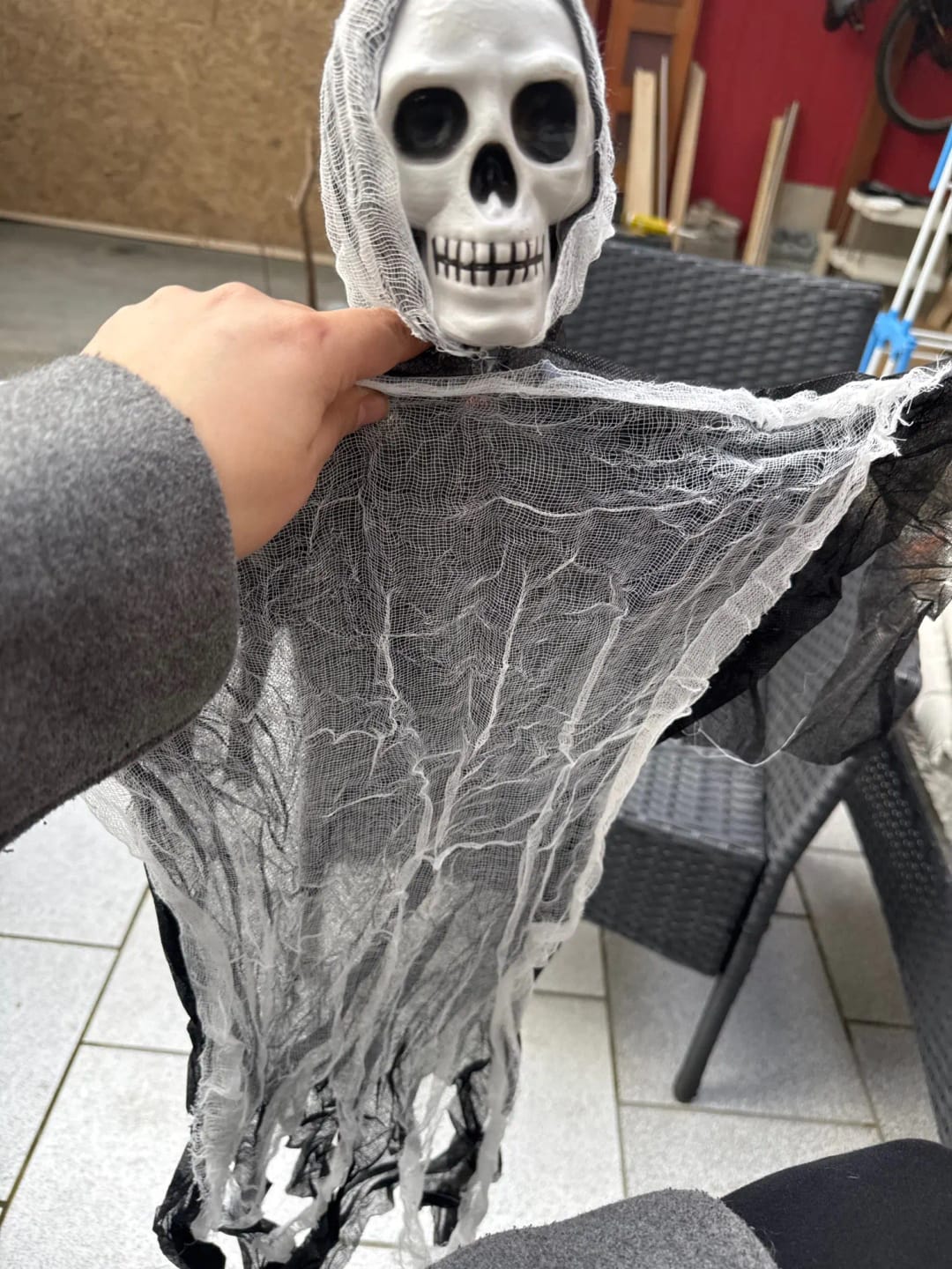 Customer photo review of Fantasma Esqueleto Colgante Luminoso 💀 – Decoración de Halloween para Casa, Jardín y Fiestas