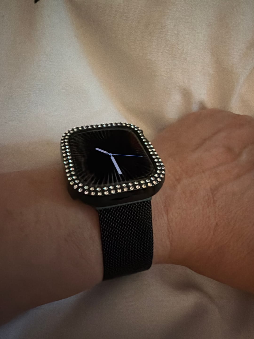 Customer photo review of Curea Ceas Apple Watch Milanese Black Metalica