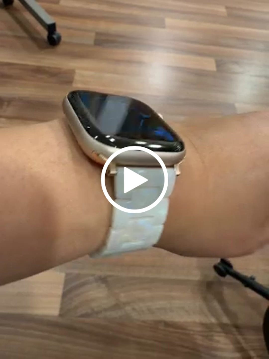 Customer video review of Perla Ceramic Strap
