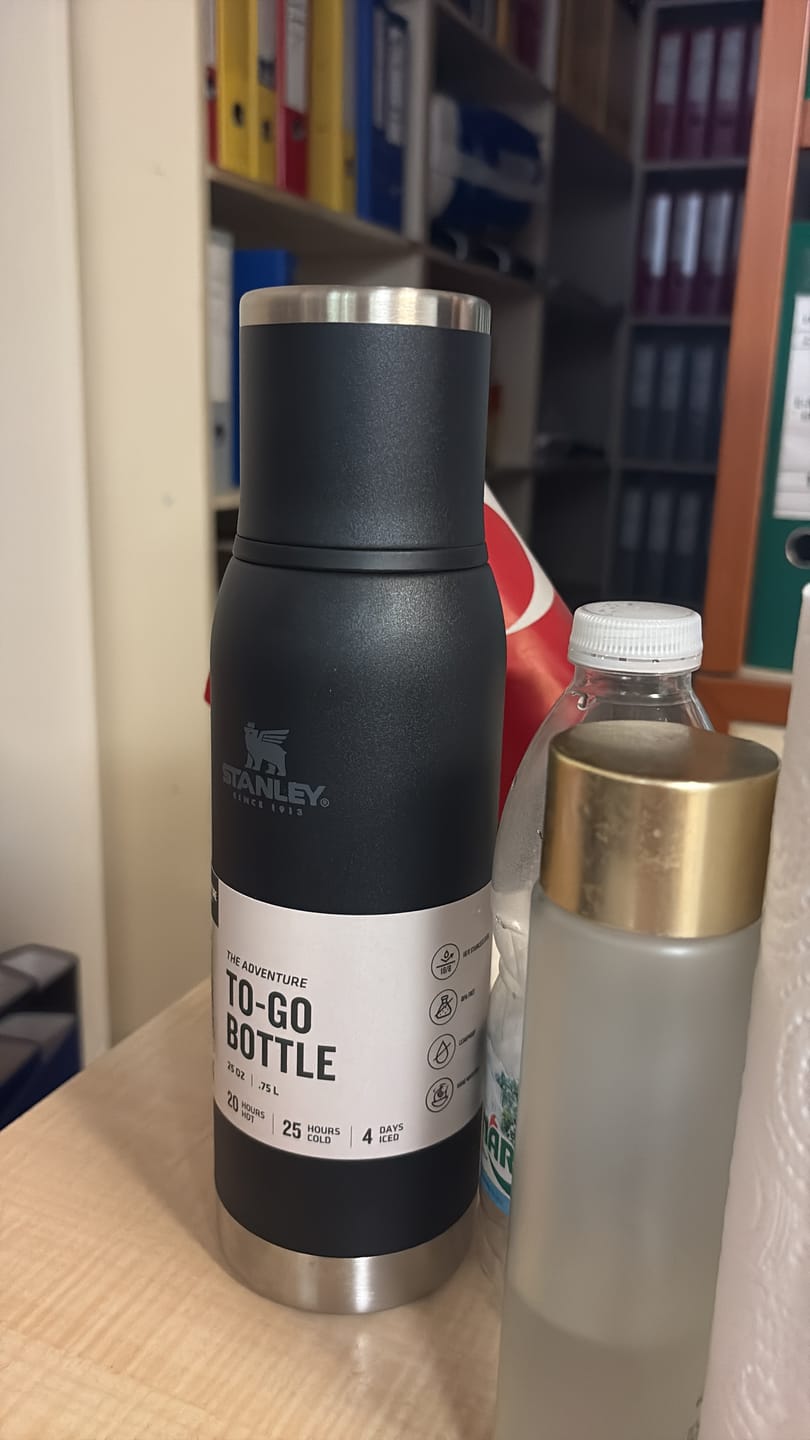 Customer photo review of Stanley Adventure To-Go Bottle Siyah 0.75 L