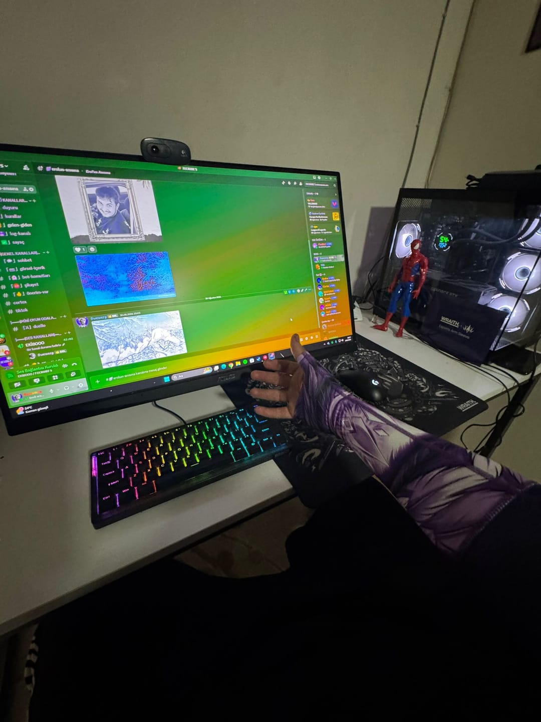 Customer photo review of Wraith Esports [BBL Edition] Arm Sleeve