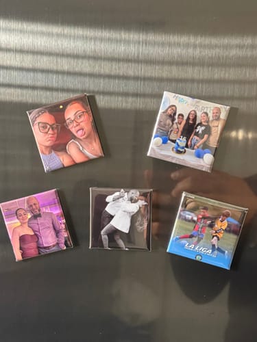 Customer photo review of (5) Imanes Personalizados 2x2