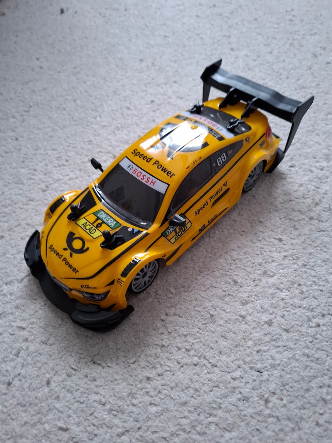 Customer photo review of Masina RC Drift 1:16 cu 4WD, Viteza 22KM/H, Galben