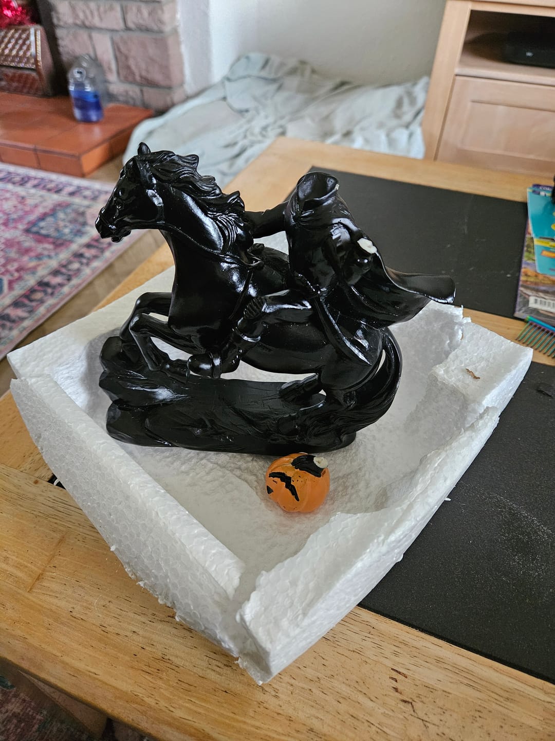 Customer photo review of 🎃🏇Midnight Chase Headless Horseman Statue | Awaken the Legend of the Hollow(✨Same as the video)