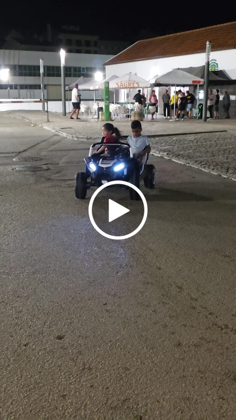 Customer video review of Carro Elétrico para Criança BUGGY ATV RACING 24v Branco c/ RODAS DE BORRACHA & ASSENTO EM PELE