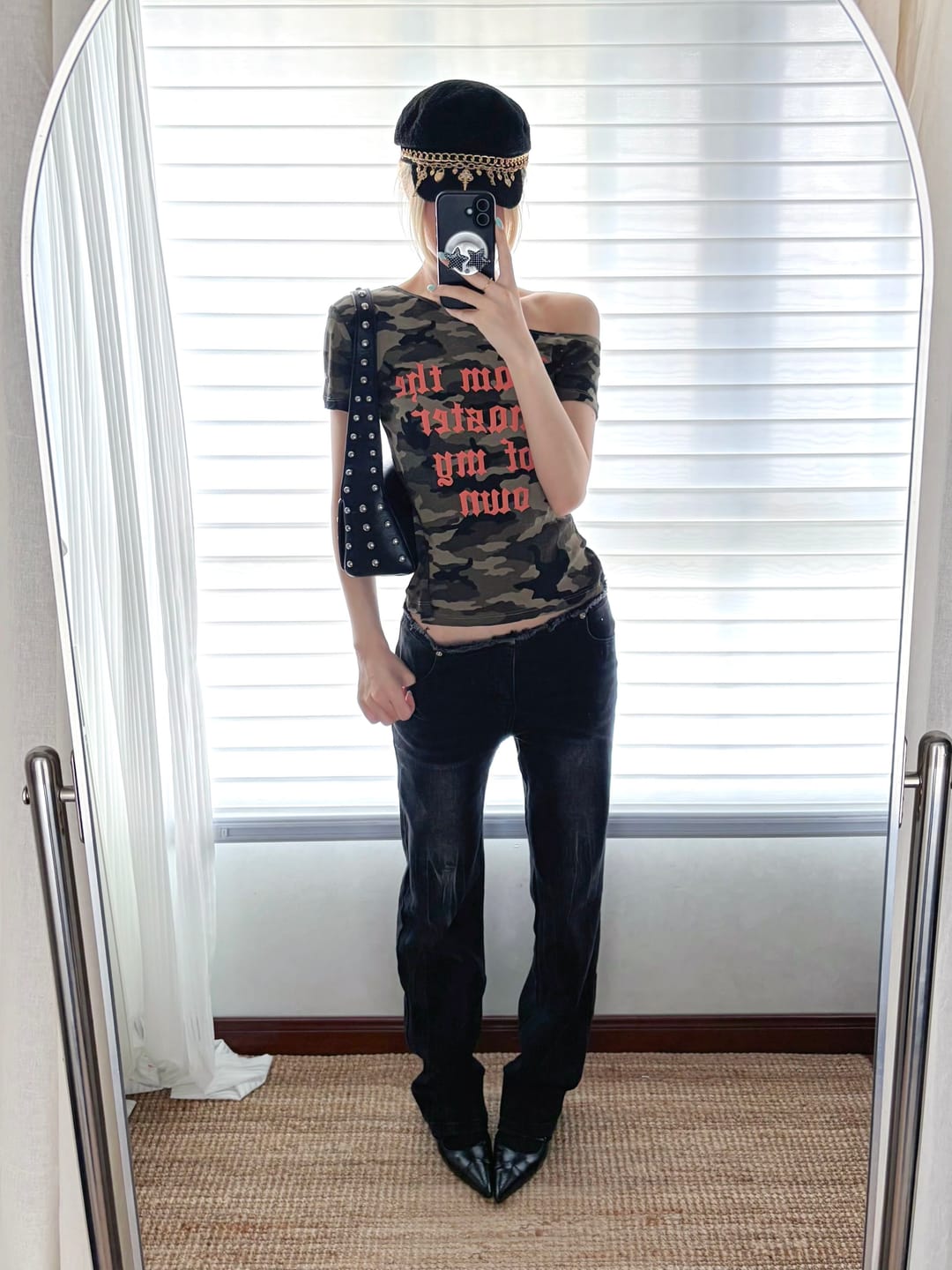 Customer photo review of Rase le sol Camo One-Shoulder Graphic Fitted T-Shirt