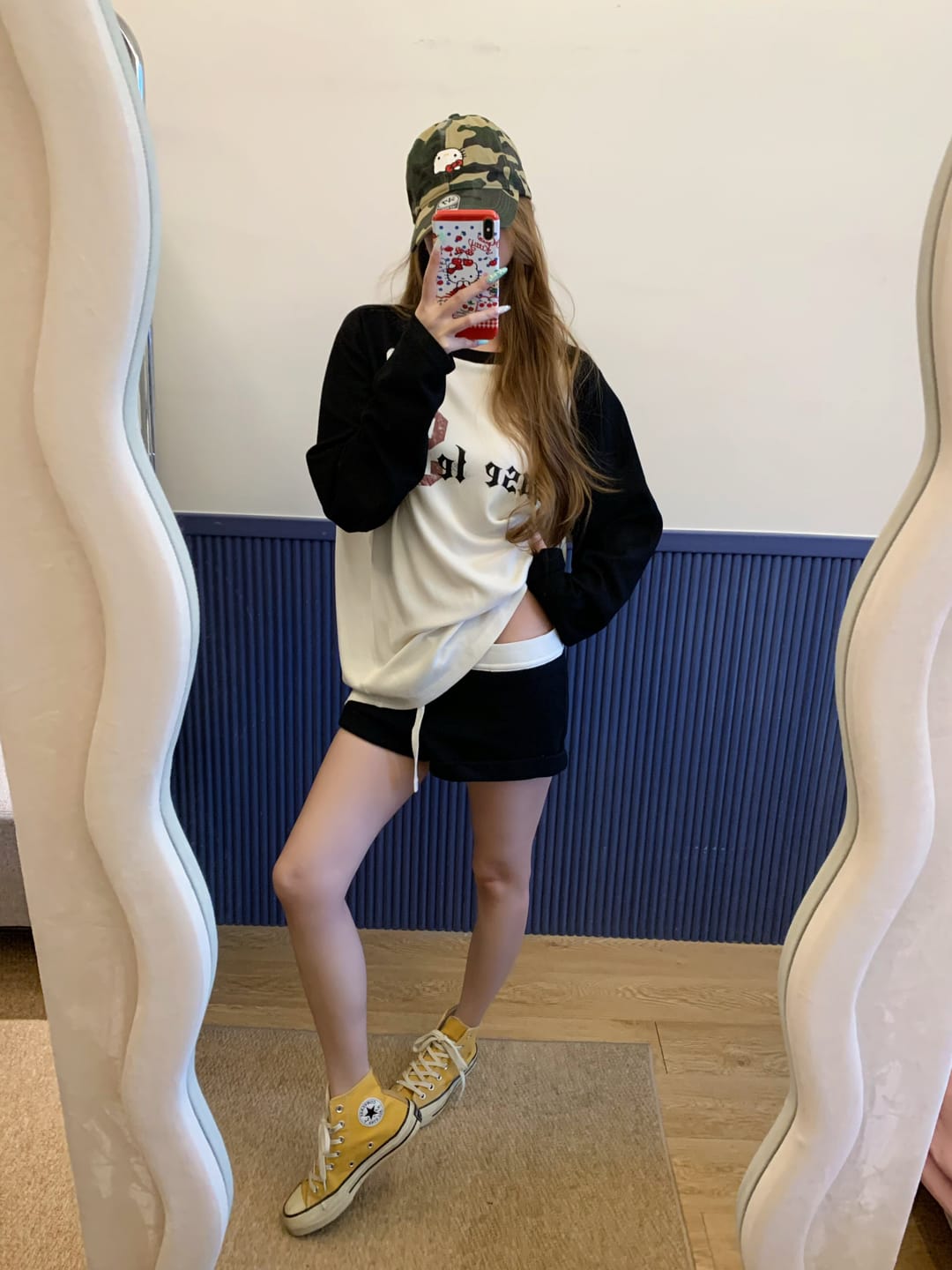 Customer photo review of Rase le sol Contrast Raglan Graphic Long Sleeve Top & Low-Rise Shorts Set
