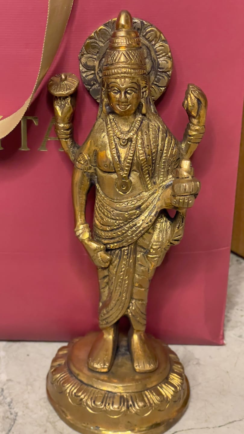 Customer photo review of Pure Brass Dhanvantri Ji Idol Vastu Remedy for Health, Healing and Positive Energy for Home and Office | 9 x 3.5 x 20 cm | 1.10 kg