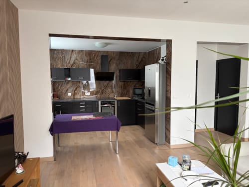 Customer photo review of Plaque Mural PVC Imitation Marbre – Onyx Cuivré Royal 260 x 120 CM