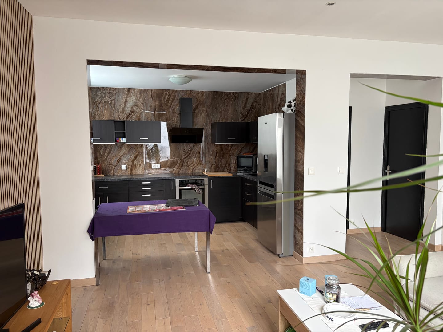 Customer photo review of Plaque Mural PVC Imitation Marbre – Onyx Cuivré Royal 260 x 120 CM