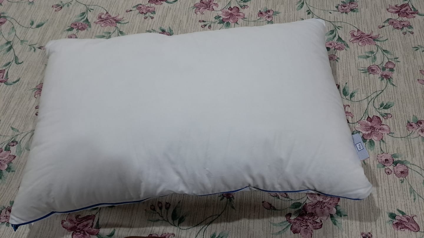 Customer photo review of Flo Adjustable Pillow (Fibre)