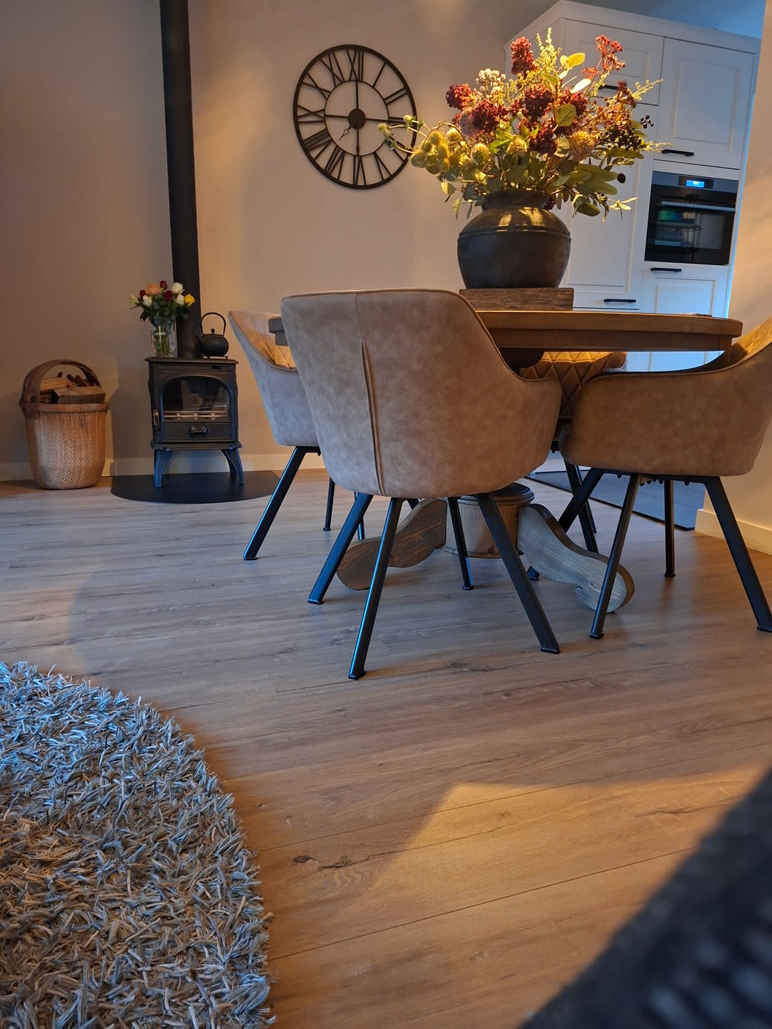 Customer photo review of Brione Draaibare Eetkamerstoel - Taupe