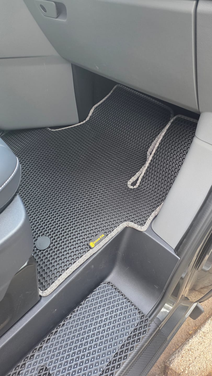 Customer photo review of Fußmatten für Van - Komplettset