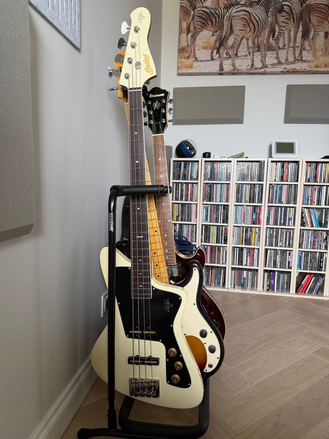 Customer photo review of Wingman Bass - Vintage White